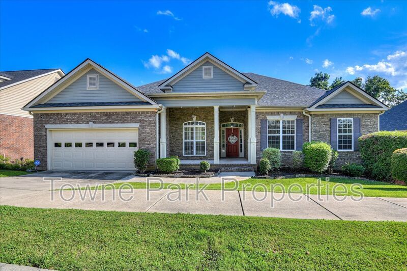 Foto principal - 1661 Jamestown Ave