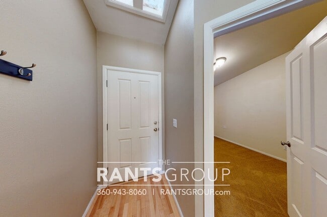 Building Photo - 2 br, 1 bath House - 3521 Surrey Dr NE