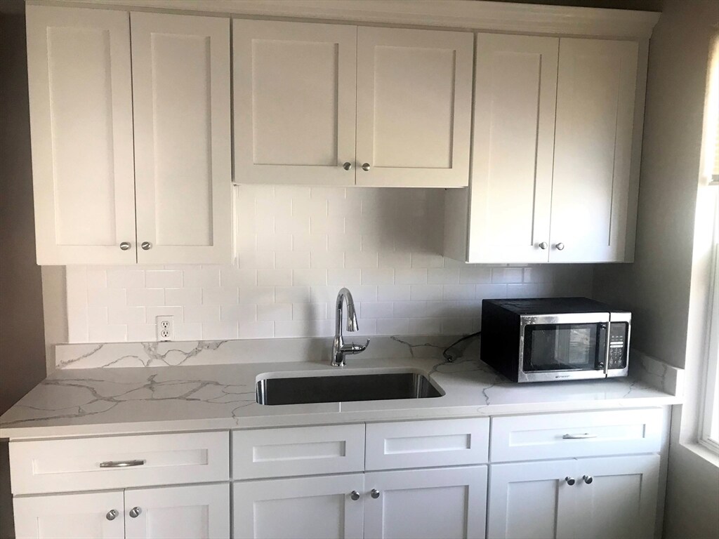 Primary Photo - 10 Athol St