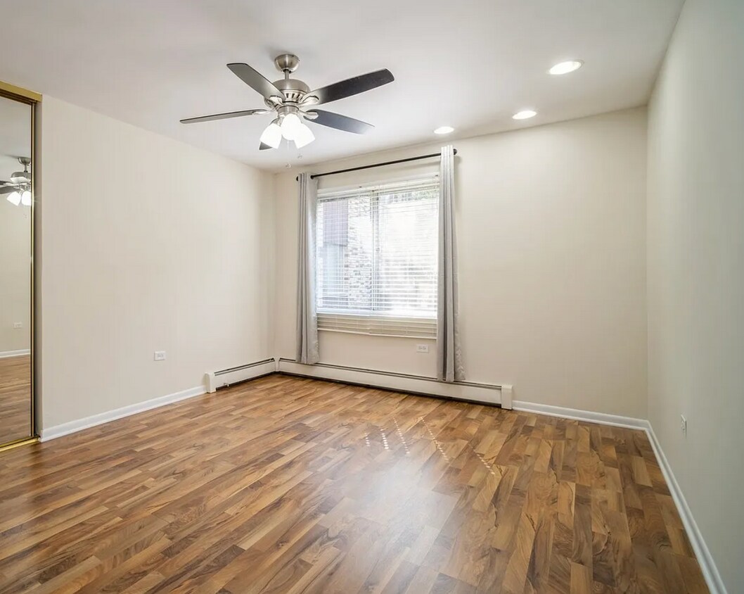 Foto del edificio - 922 E Old Willow Rd