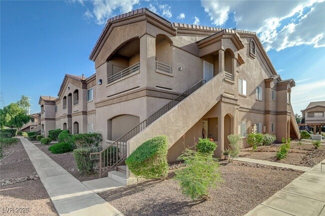 Building Photo - 5751 E Hacienda Ave