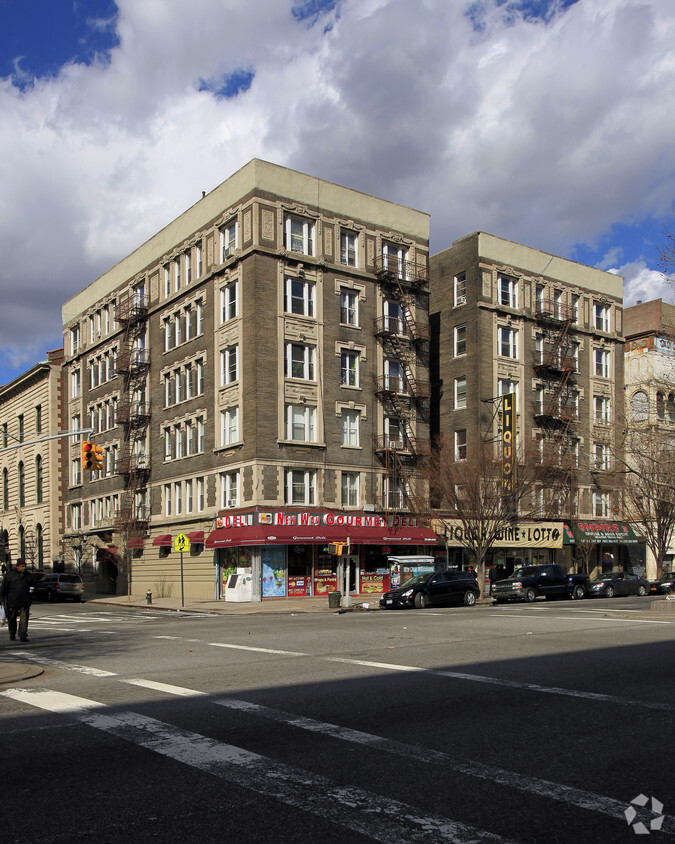 Primary Photo - 1902 Seventh Ave