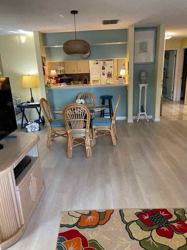 Comedor - 2729 Countryside Blvd