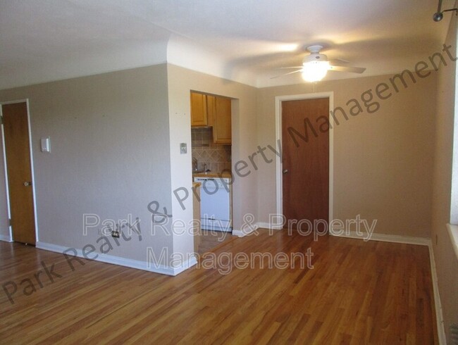 Foto del edificio - 733 E 2nd Ave