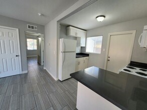 Building Photo - 224 N 13th St