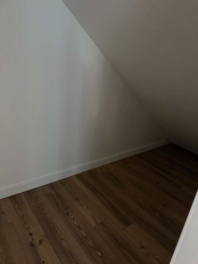 Building Photo - 1431 Central Ave