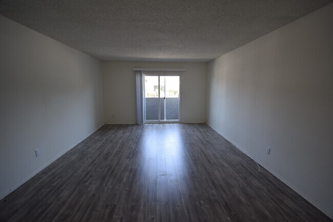 Foto del edificio - 13800 Sherman Way