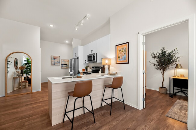 Photo - Student | Nine31 Apartments