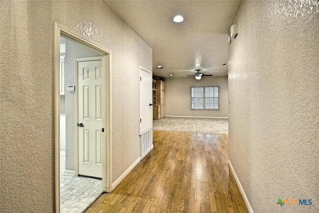 Foto del edificio - 2725 Diamond Trail