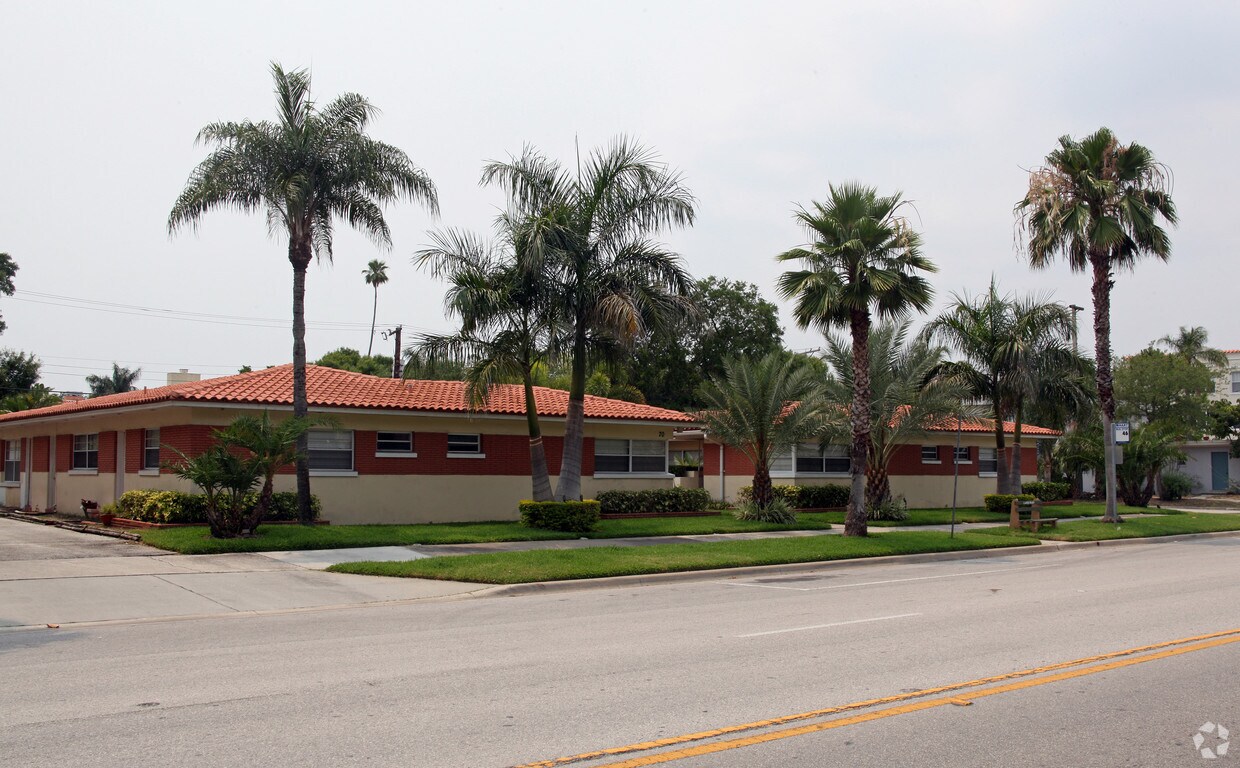 Foto del edificio - 70 Davis Blvd
