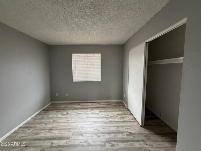 Foto del edificio - 8316 N 60th Ave