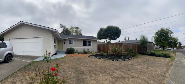 Foto del edificio - Spacious 1,196 Square Foot  4BR Home Across from Technology High School | Large Yard & 2-Car Garage"