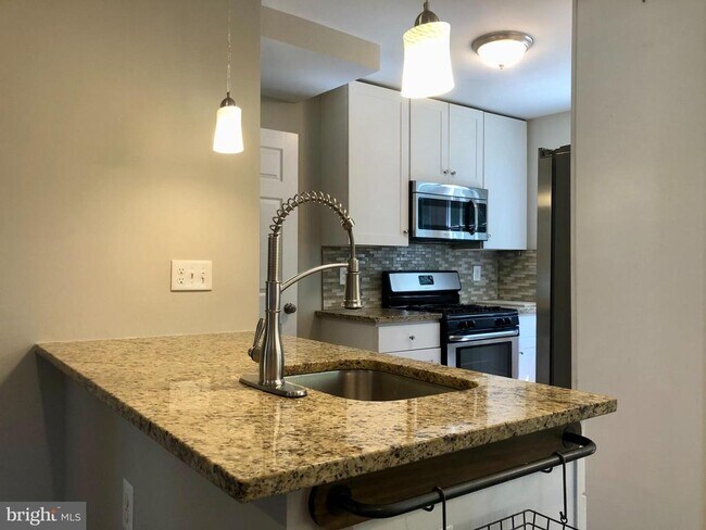 Foto del edificio - 5929 Edgehill Ct