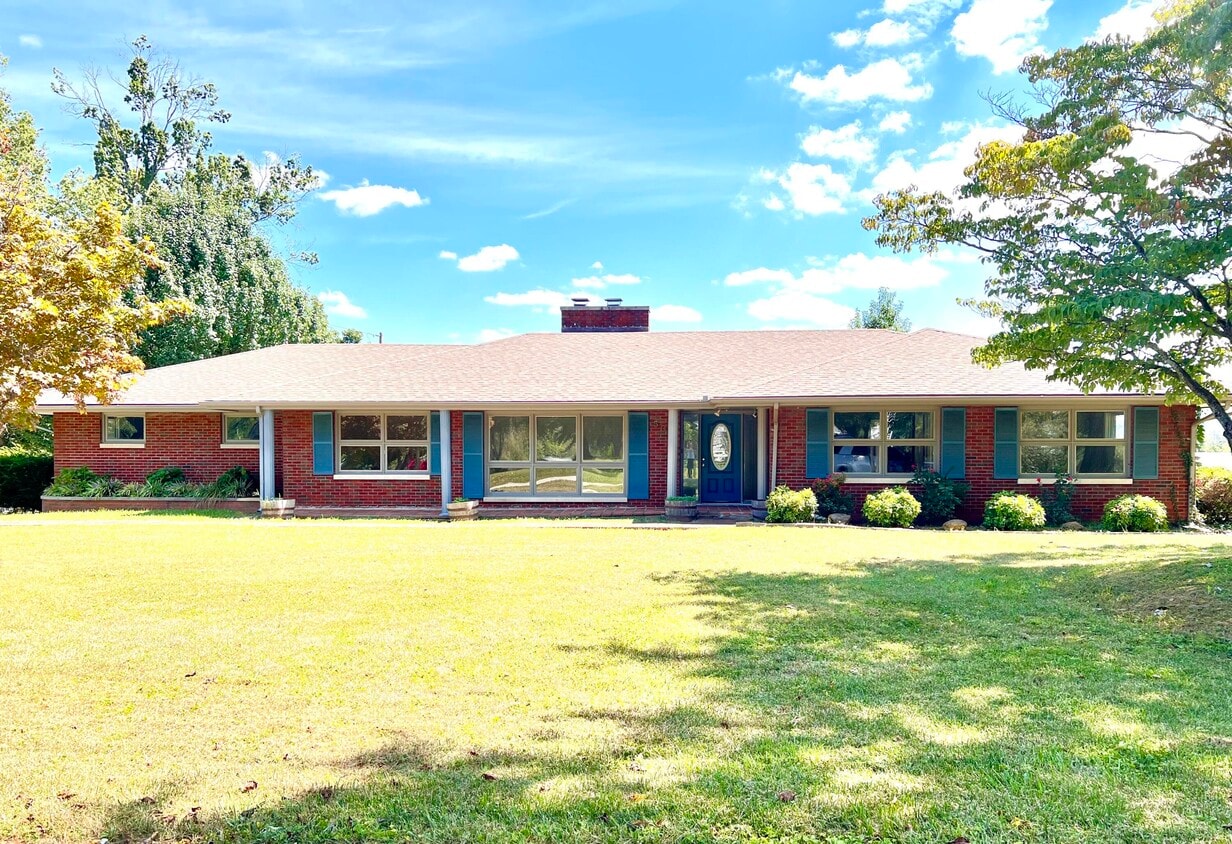 Primary Photo - 501 Meadowlark Dr