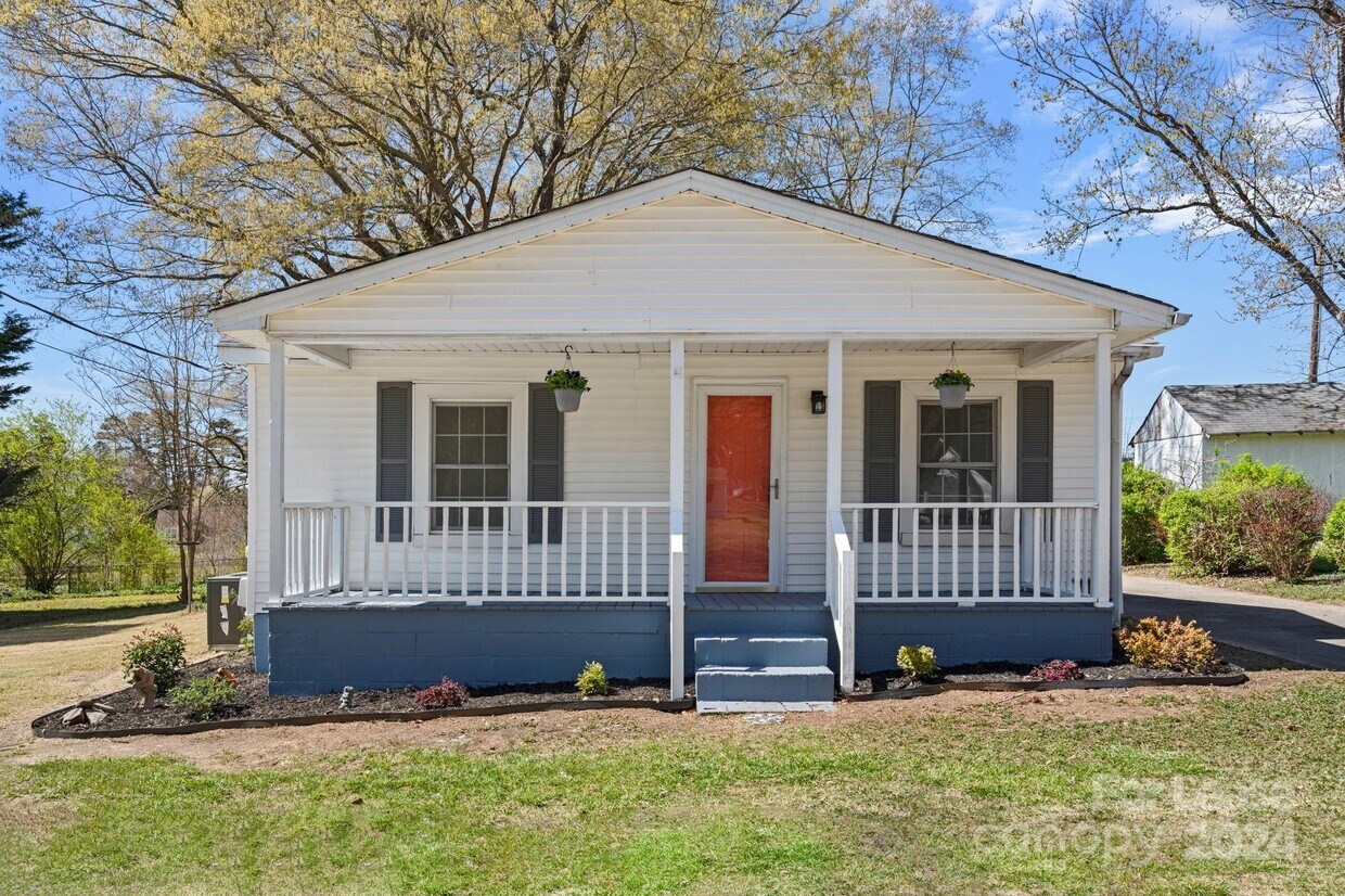 Primary Photo - 1337 N Rhyne St