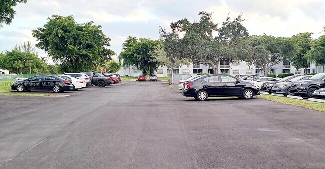 Foto del edificio - 8520 SW 212th St