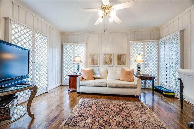 Foto del edificio - 4325 University Blvd