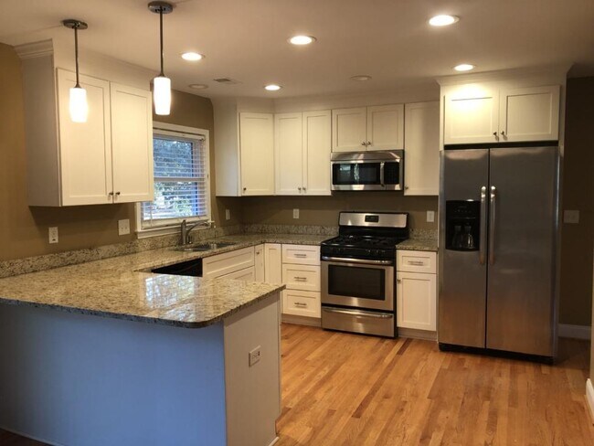 Building Photo - 1605 Boone Hall Dr