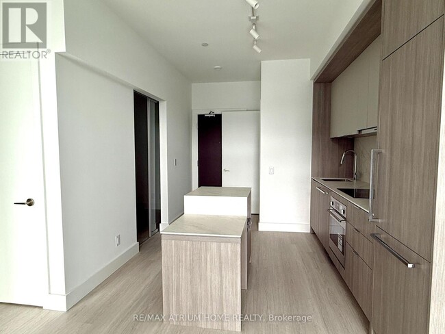 Photo du bâtiment - 625-625 Sheppard Ave E