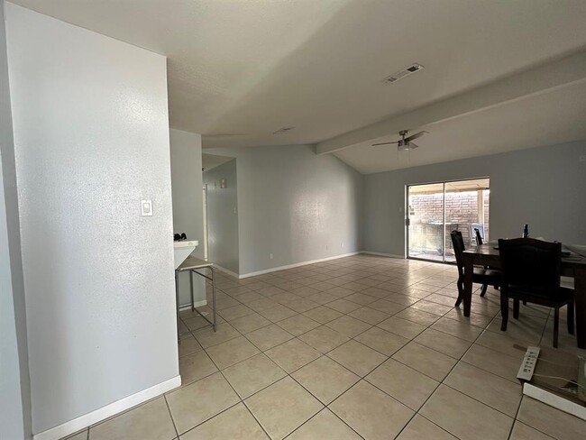 Foto del edificio - 12432 Newbrook Dr