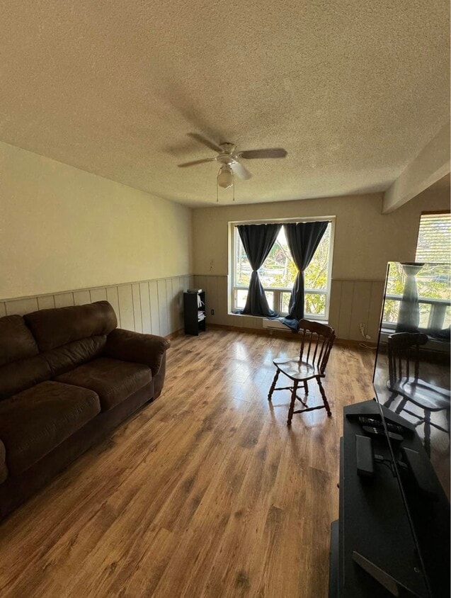Living space - 8195 Little River Rd
