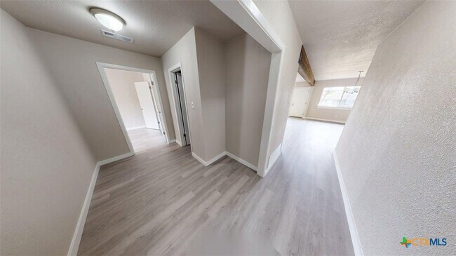 Building Photo - 2018 Shoemaker Dr