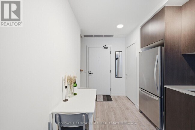 Building Photo - 1610 Charles St