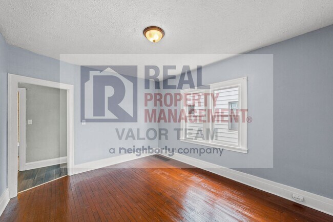 Foto del edificio - 3507 W 128th St