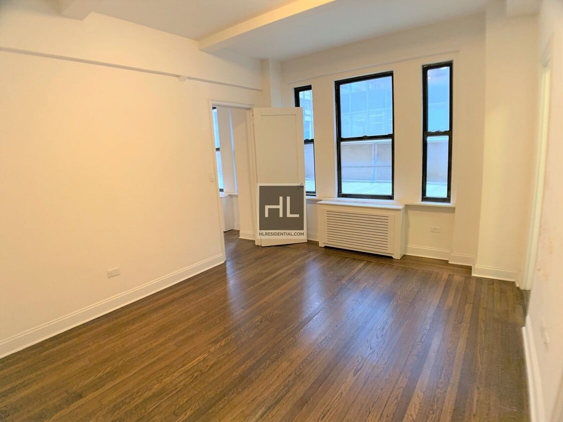Primary Photo - EAST 46 STREET