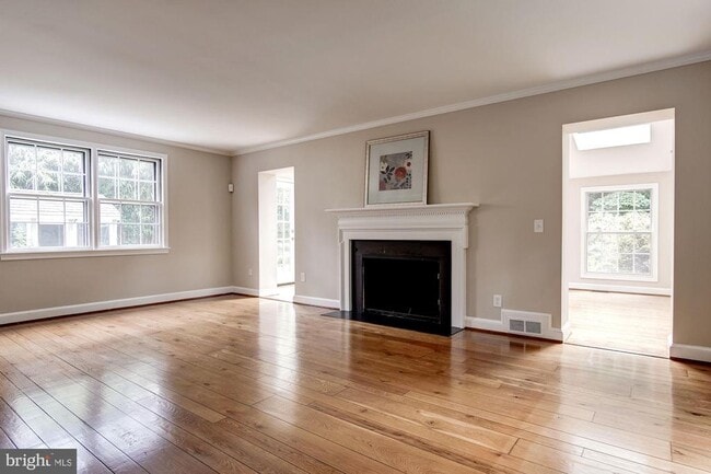 Building Photo - 5013 Brookdale Rd