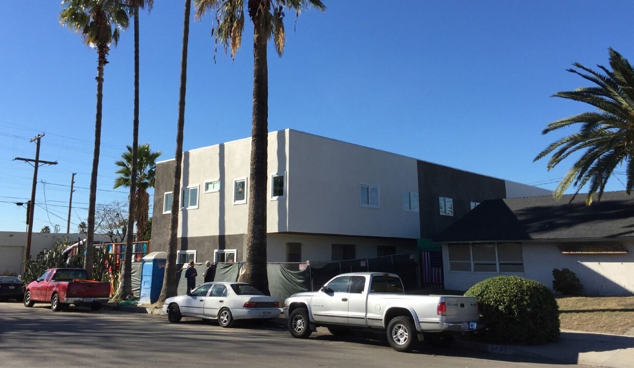Foto principal - 5425 Denny Ave