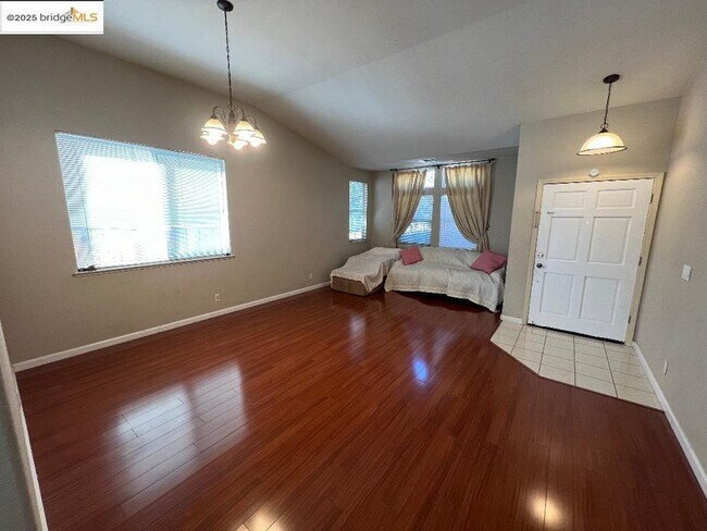 Foto del edificio - 2352 Whitetail Dr