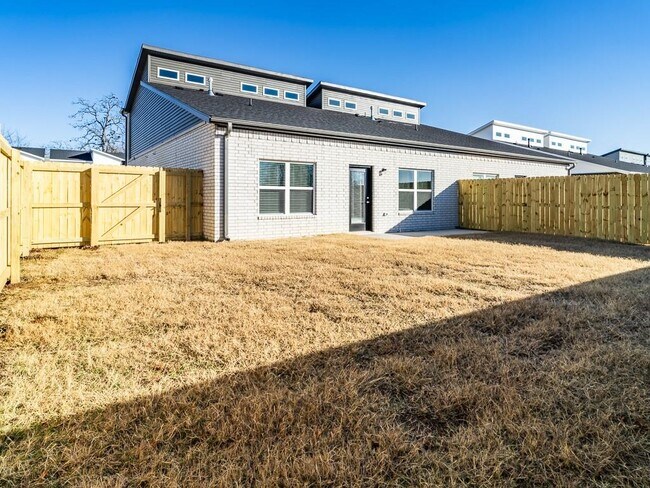 Building Photo - 659 Sun Meadow Dr