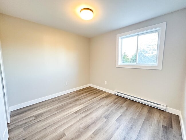 Building Photo - 33 Dobbin St