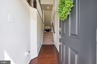 Building Photo - 11360 Sandhurst Pl