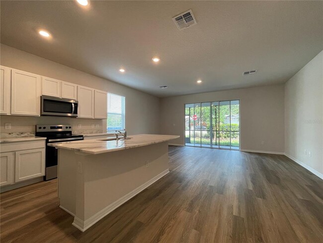 Foto del edificio - 2456 MELLOW Ln