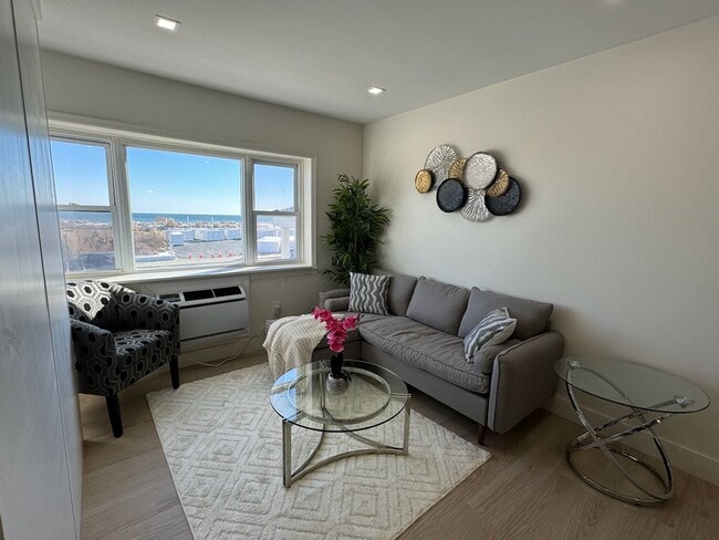 Interior Photo - TWELVE17 Ocean Ave