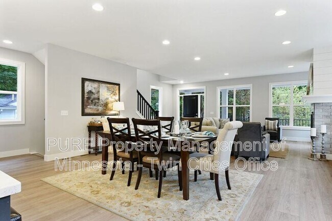 Foto del edificio - 21055 Forest Dr