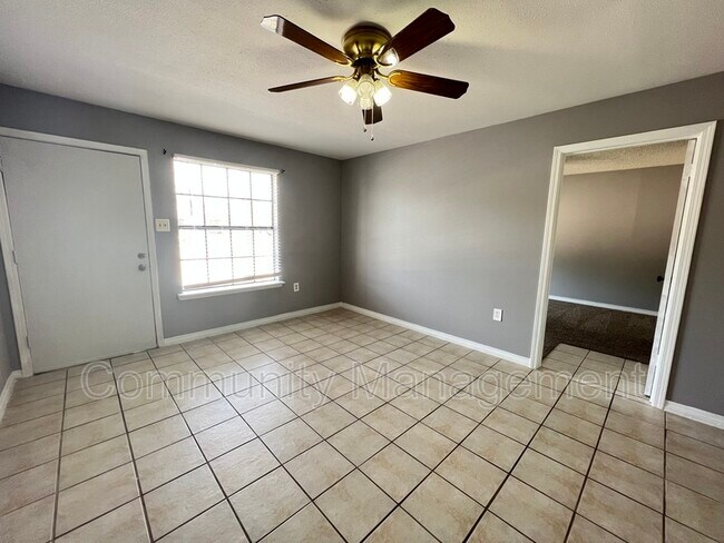 Building Photo - 6368 Quin Dr