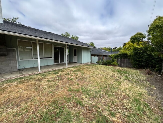 Building Photo - Charming 3-Bedroom in the Heart of SLO - G...