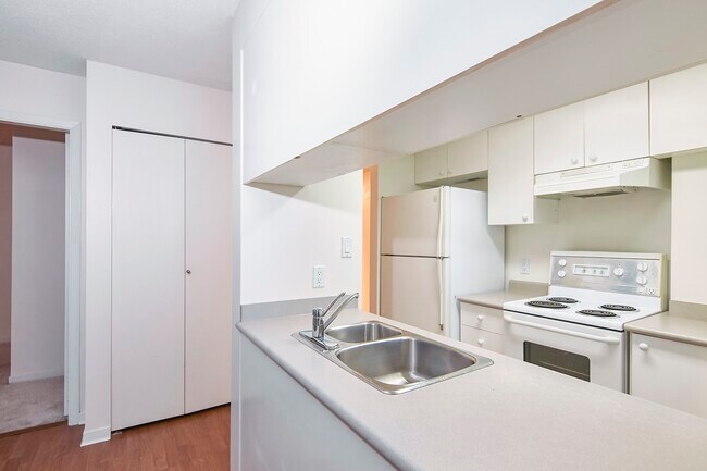 Building Photo - 1804-1188 Howe