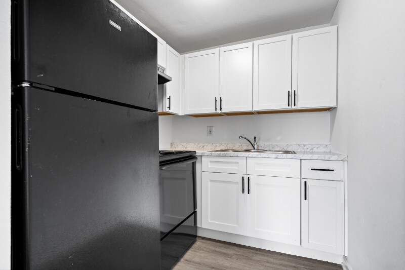 Foto principal - 102 S West St