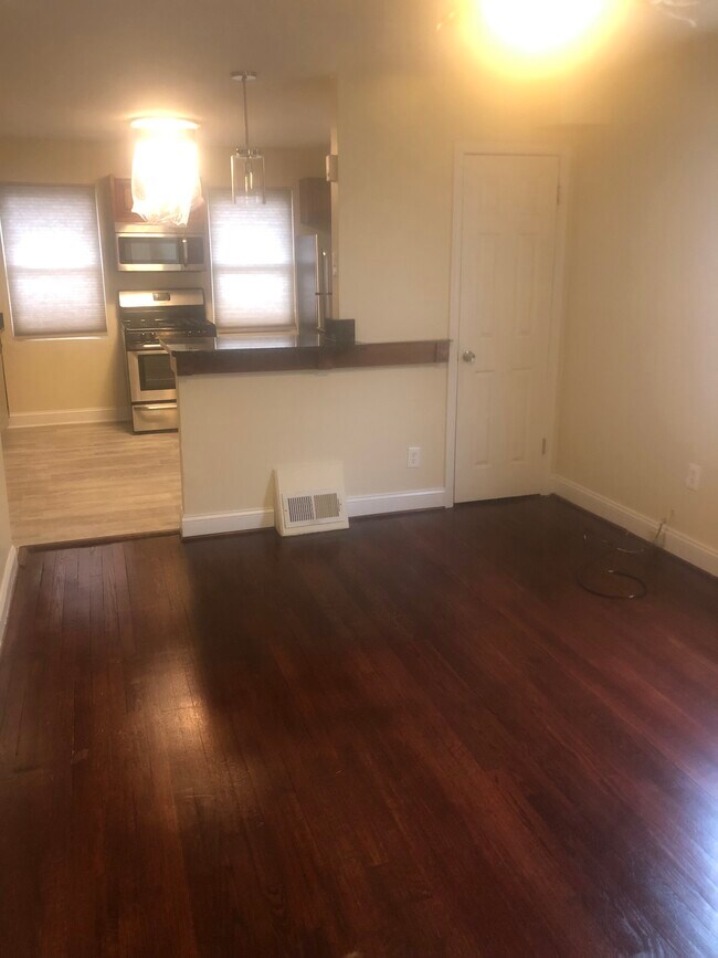 Foto del edificio - 5108 Hayes St NE