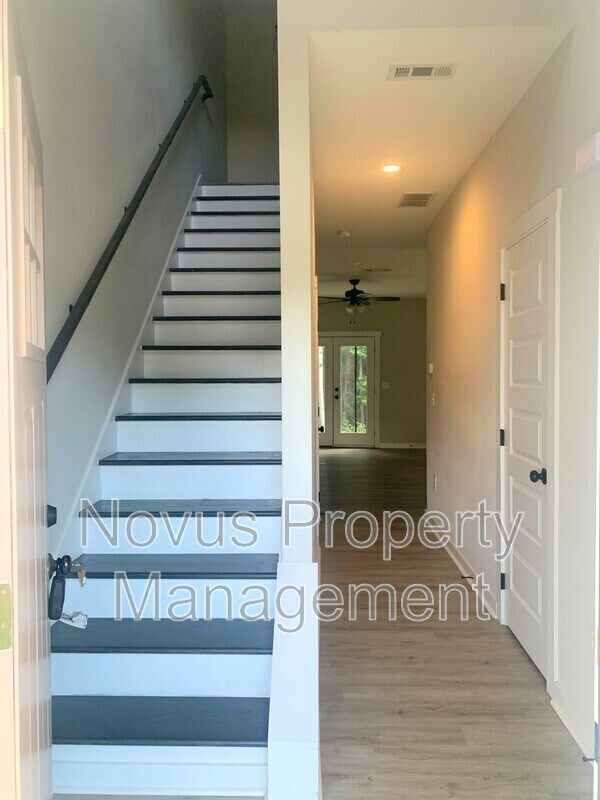 Foto del edificio - 158 Crest Pointe