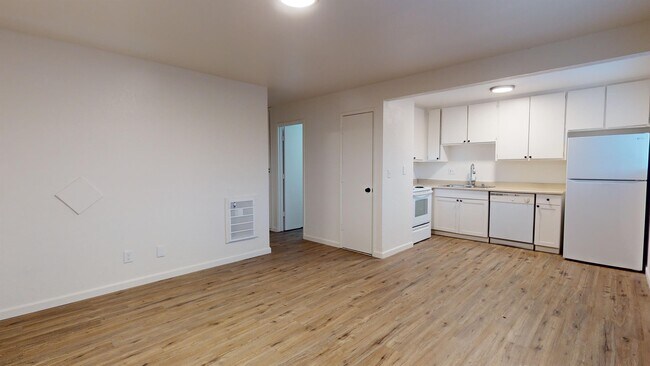 Building Photo - 1800 Eugenia Ave