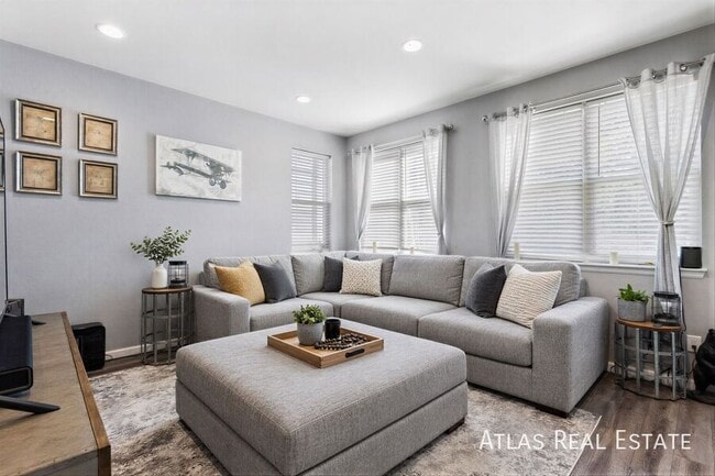 Foto del edificio - 7940 Shoshone St