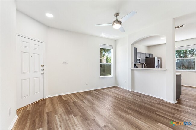 Foto del edificio - 14416 Lewis Carroll Ln