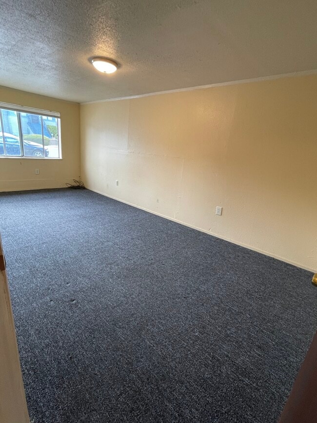Bedroom - 5037 Fairfax Ave