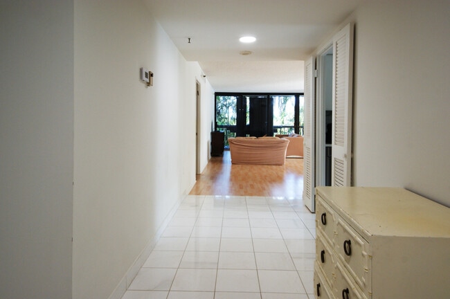 Building Photo - 2450 Presidential Way