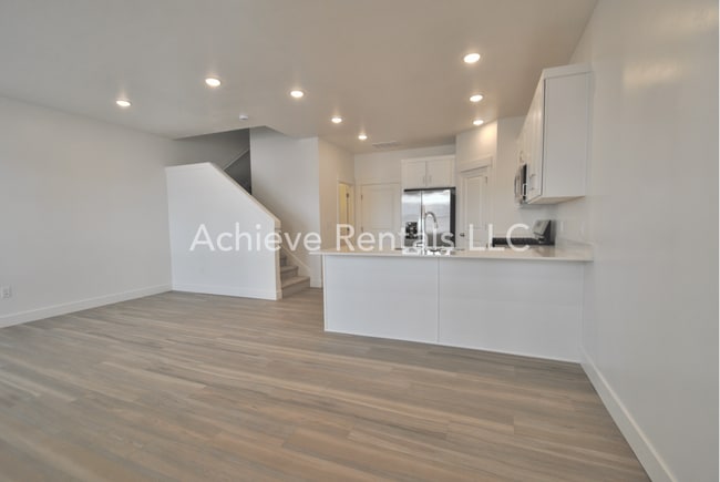 Building Photo - 554 S 1225 W